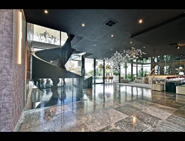 5 BEDROOM HOUSE FOR SALE IN BRYANSTON